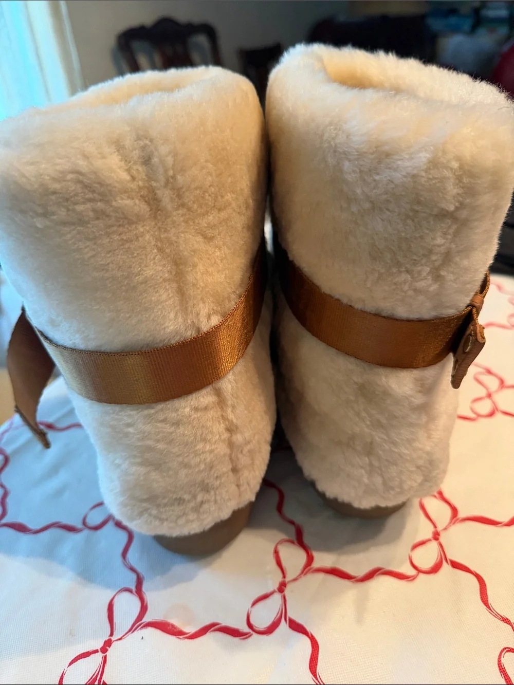 Gorgeous Jessica Simpson Shearling Winter Boots in Brown & Cream Like New